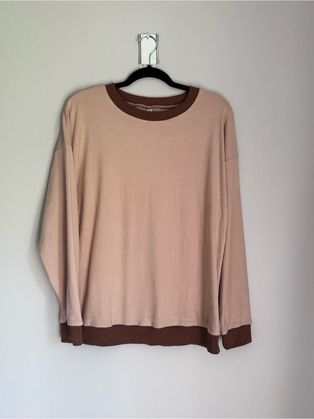 Amazon Essentials Women’s Medium Oversized Long Sleeve Shirt Tan Brown Trim